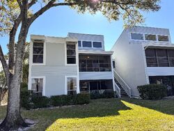 Pre-foreclosure in  OLD COURT RD  Boca Raton, FL 33433