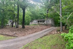 Pre-foreclosure in  OAKRIDGE DR Birmingham, AL 35242