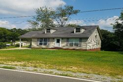 Pre-foreclosure in  DUNCAN CREEK RD Russellville, AL 35653