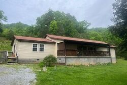  Eads Mill Rd, Camp Creek WV
