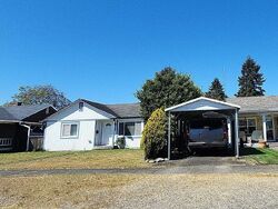 Pre-foreclosure in  E F ST Tacoma, WA 98404