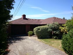 Pre-foreclosure in  47TH AVE SW Seattle, WA 98136