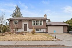 Pre-foreclosure in  RIDGEVIEW DR Cheney, WA 99004