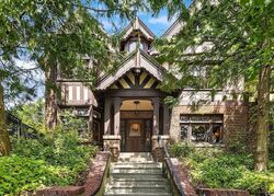 Pre-foreclosure in  N 41ST ST Seattle, WA 98103