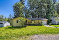 Pre-foreclosure in  68TH AVENUE CT E Puyallup, WA 98373