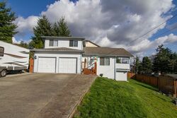 Pre-foreclosure in  12TH AVE E Tacoma, WA 98445