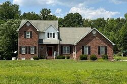 Pre-foreclosure in  GRAHAM LN Disputanta, VA 23842