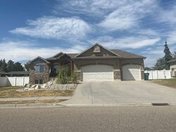 Pre-foreclosure in  W 5225 S Roy, UT 84067