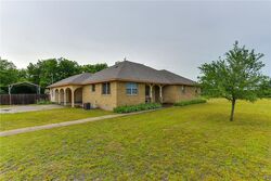  E Highland Rd, Red Oak TX