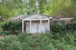 Pre-foreclosure in  E MALLORY AVE Memphis, TN 38111