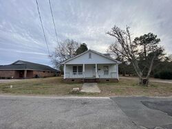 Pre-foreclosure in  DUKES ST Saint George, SC 29477