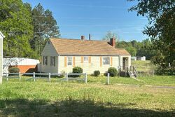 Pre-foreclosure in  YOUNG ST Johnston, SC 29832