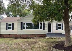 Pre-foreclosure in  BURNETT ST Spartanburg, SC 29303