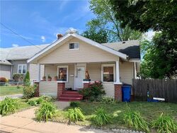 Pre-foreclosure in  LEGION WAY Cranston, RI 02910