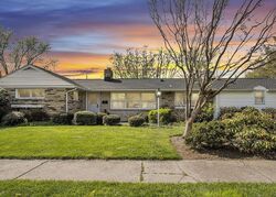 Pre-foreclosure in  HIGHLAND AVE Gettysburg, PA 17325