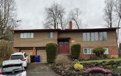 Pre-foreclosure in  NE 3RD ST Gresham, OR 97030