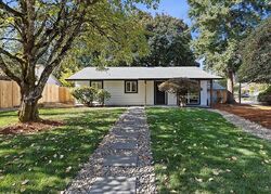 Pre-foreclosure in  NE 130TH PL Portland, OR 97230