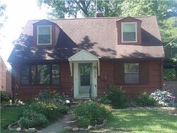 Pre-foreclosure in  E DUNEDIN RD Columbus, OH 43224