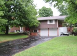 Pre-foreclosure in  WINSHIRE TER Dayton, OH 45440