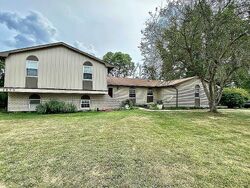 Pre-foreclosure in  SOUTHFIELD DR Dayton, OH 45434