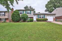 Pre-foreclosure in  SUNCREEK CT Cincinnati, OH 45238