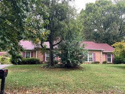  Forest Way Dr, Charlotte NC