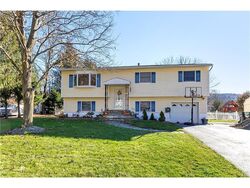 Pre-foreclosure in  LAKE SHORE DR Monroe, NY 10950