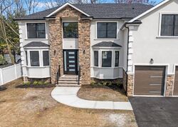 Pre-foreclosure in  REDWOOD AVE Edison, NJ 08817