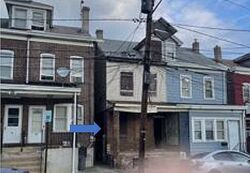 Pre-foreclosure in  VINE ST Trenton, NJ 08638