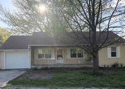  S 6th St, Clinton MO