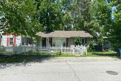 Pre-foreclosure in  W SPRING ST Neosho, MO 64850