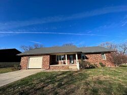 Pre-foreclosure in  KINGS RD Kirksville, MO 63501