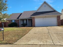 Pre-foreclosure in  MARTIN DR Southaven, MS 38671