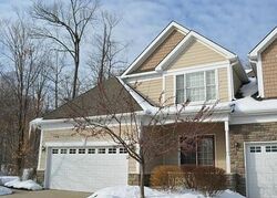 Pre-foreclosure in  REEDS POINTE DR Novi, MI 48374