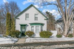  Crescent St, Athol MA