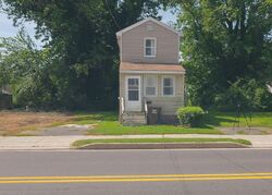 Pre-foreclosure in  WASHINGTON ST Cambridge, MD 21613