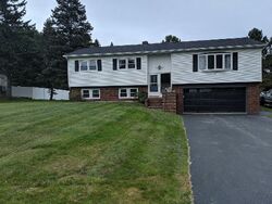 Pre-foreclosure in  MOUNTAIN VIEW DR Hampden, ME 04444