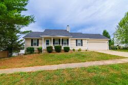 Pre-foreclosure in  EILEEN CT Vine Grove, KY 40175