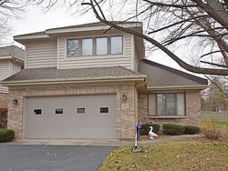 Pre-foreclosure in  COVE DR Flossmoor, IL 60422