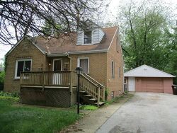 Pre-foreclosure in  LAWNDALE AVE Richton Park, IL 60471