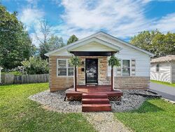 Pre-foreclosure in  GREENWOOD PL Collinsville, IL 62234