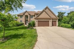 Pre-foreclosure in  LESLIE CT Carol Stream, IL 60188
