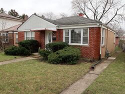 Pre-foreclosure in  GEORGE ST Franklin Park, IL 60131