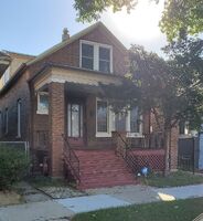 Pre-foreclosure in  S RHODES AVE Chicago, IL 60619
