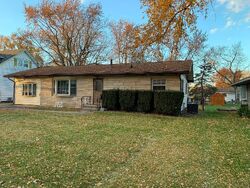 Pre-foreclosure in  EASTVIEW DR Paxton, IL 60957