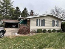 Pre-foreclosure in  US HIGHWAY 67 Jerseyville, IL 62052