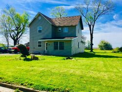 Pre-foreclosure in  W VINE ST Piper City, IL 60959