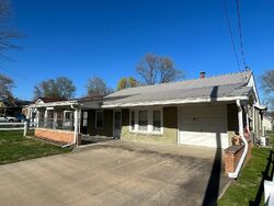 Pre-foreclosure in  16TH ST Lawrenceville, IL 62439
