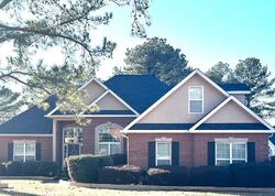 Pre-foreclosure in  BAY LAUREL CIR Warner Robins, GA 31088