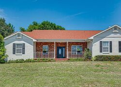 Pre-foreclosure in  ENGLELAKE DR Lakeland, FL 33813